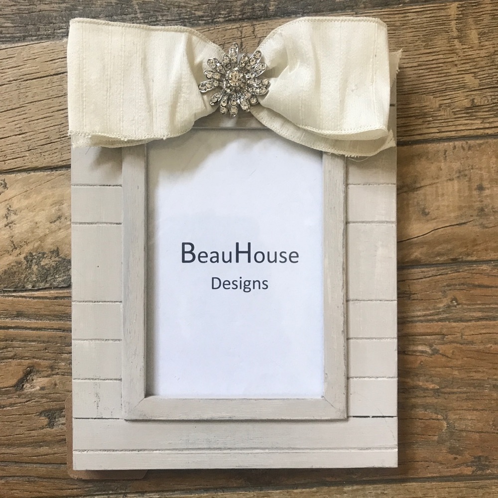 4X6 Picture Frame-Silk Bow w/Rhinestone Brooch